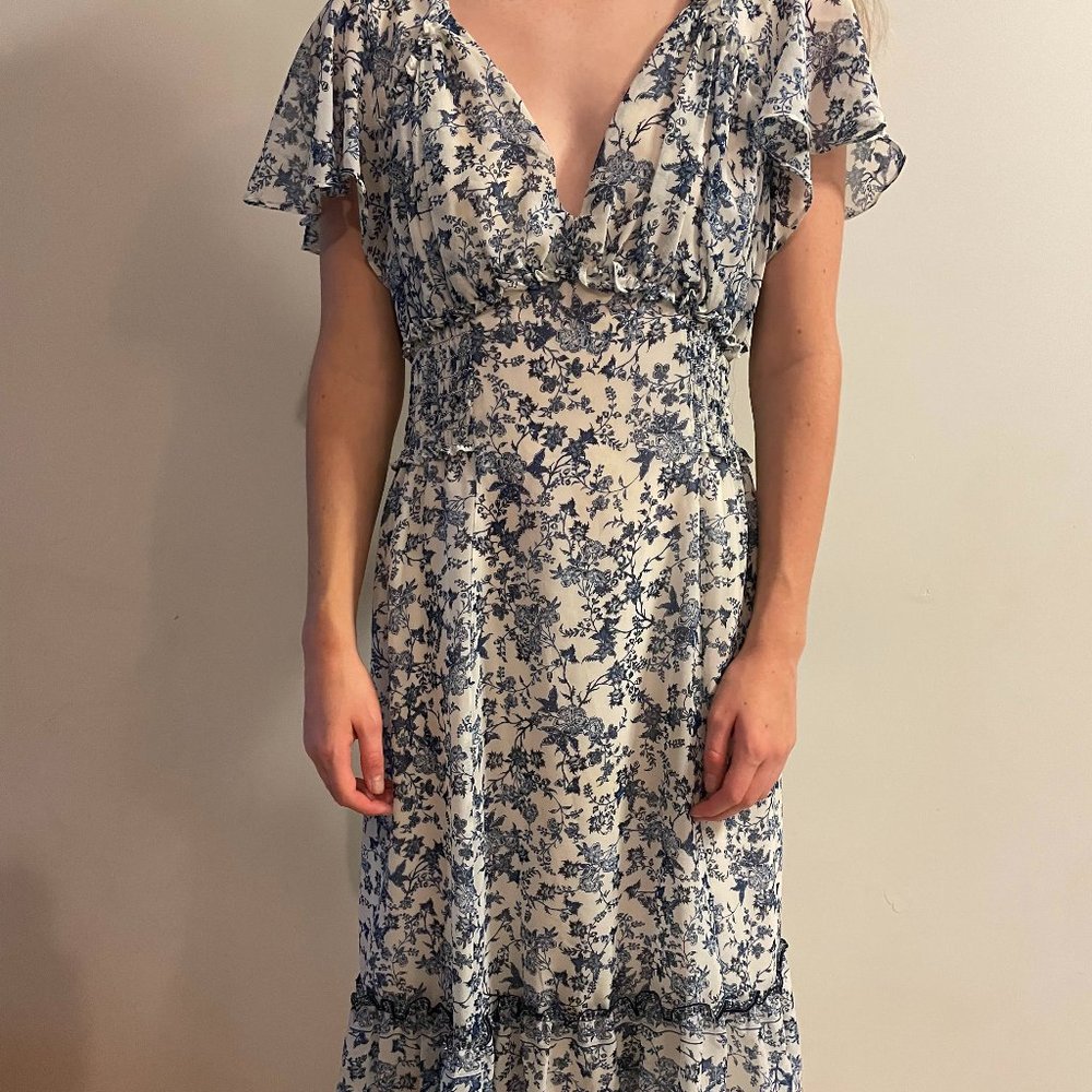 Medium Navy and White Floral Midi Dress - Max Studios, perfect for summer!